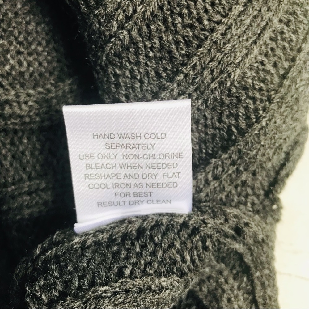 NWT Hippie Rose 🌹Sweater Medium - Picture 6 of 6